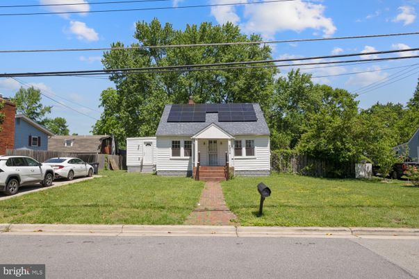 Exterior, Facade, Solar Panels, Cape Cod