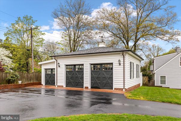 Detached Garage, Exterior