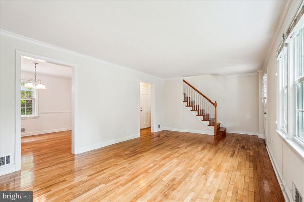 Empty room, Interior, Pendant Lights, Wood Texture Flooring