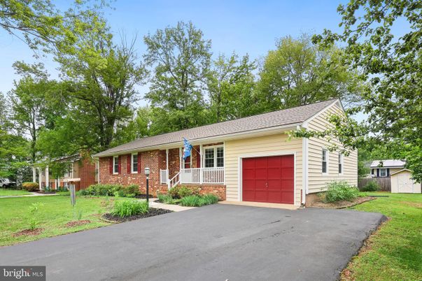 Attached, Backyard, Exterior, Facade, Brick Facade, Ranch
