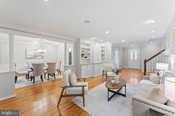 Dining room, Interior, Living room, Pendant Lights, Recessed Lighting, Wood Texture Flooring