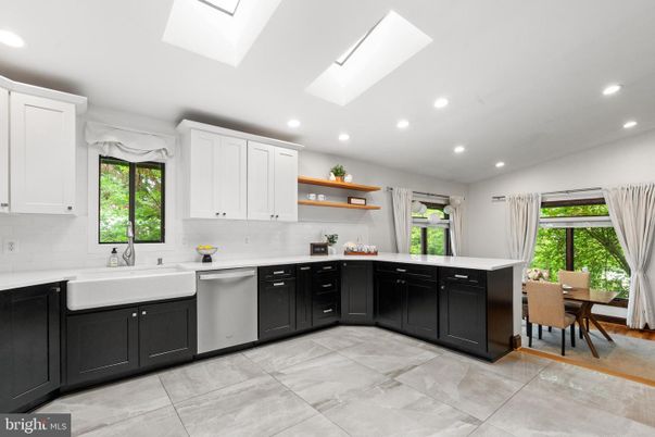 Dining room, Interior, Kitchen, Recessed Lighting, Stainless Steel Appliances
