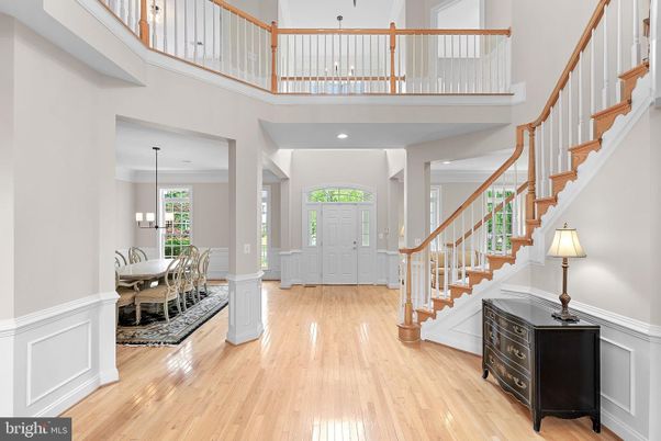 Chandelier, Dining room, Interior, Recessed Lighting, Wood Texture Flooring