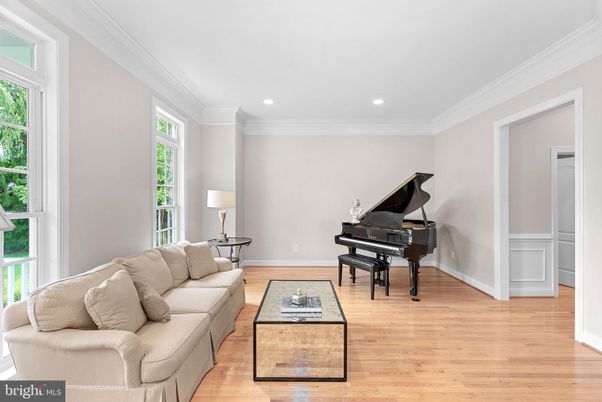 Interior, Living room, Piano, Recessed Lighting, Wood Texture Flooring