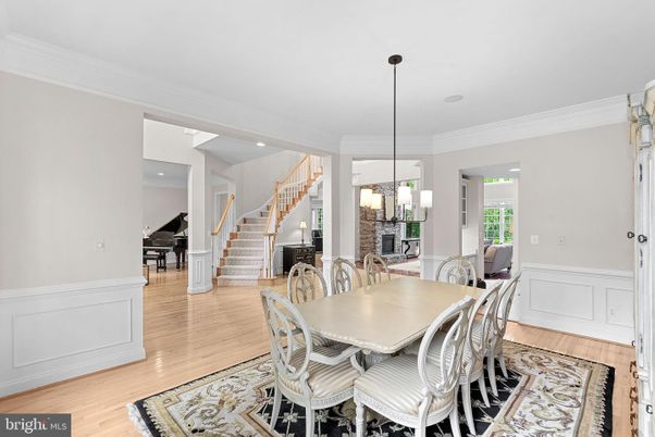 Dining room, Interior, Pendant Lights, Piano, Recessed Lighting, Wood Texture Flooring