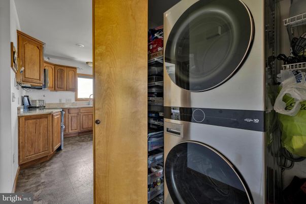 Interior, Kitchen, Recessed Lighting, Washer