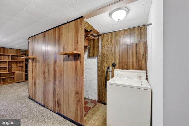 Interior, Washer, Wooden Walls