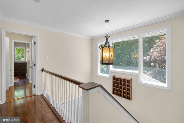 Interior, Pendant Lights, Wood Texture Flooring