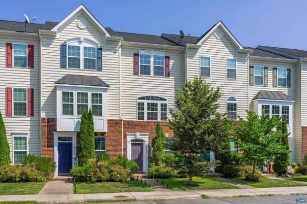 Exterior, Facade, Brick Facade, Rowhouse
