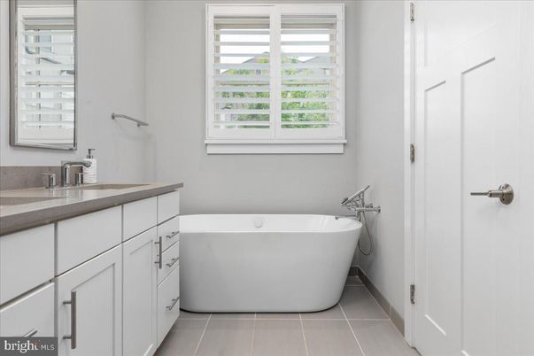 Bathroom, Free Standing Baths, Interior