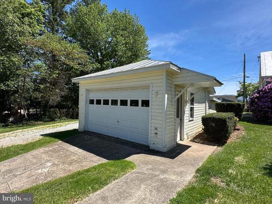 Detached Garage, Exterior