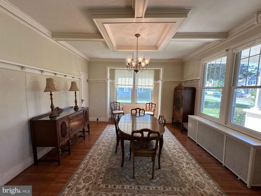 Chandelier, Dining room, Interior, Water, Wood Texture Flooring