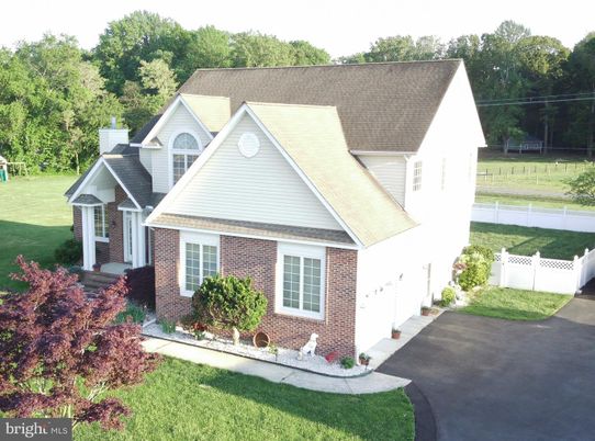 Exterior, Facade, Brick Facade, Farmhouse