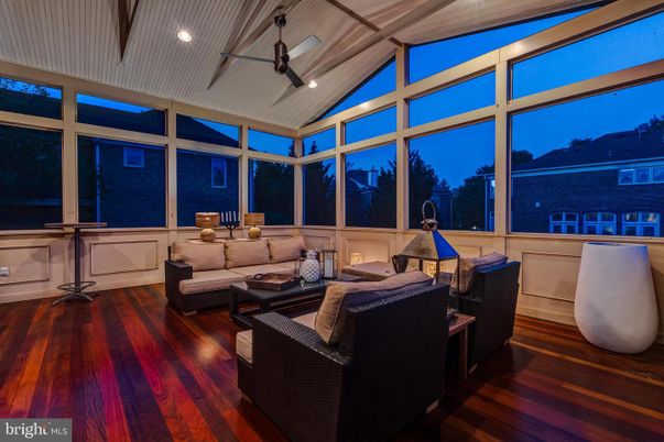Interior, Living room, Recessed Lighting, Sun Room, Wood Texture Flooring