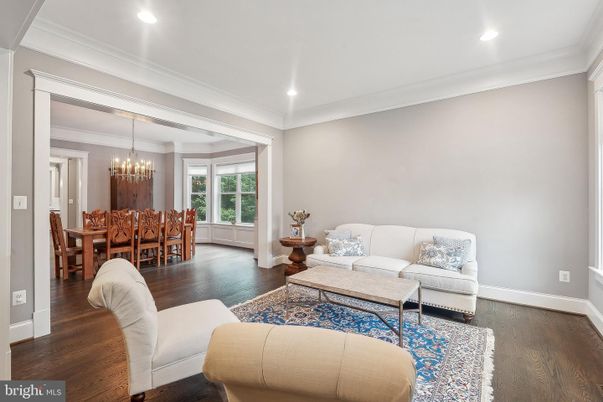 Chandelier, Dining room, Interior, Living room, Recessed Lighting, Wood Texture Flooring