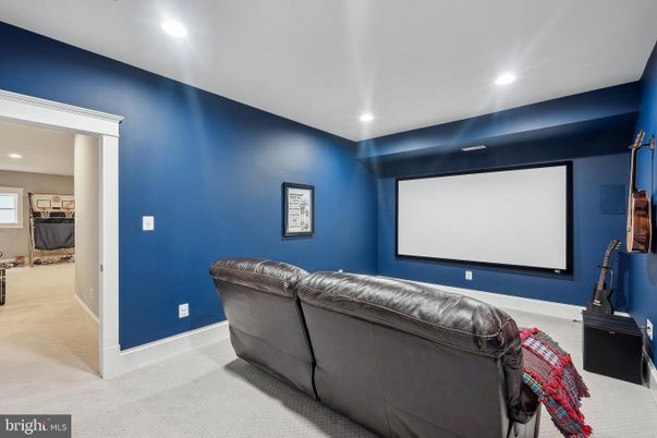 Interior, Projection Screen, Recessed Lighting, Theatre Room