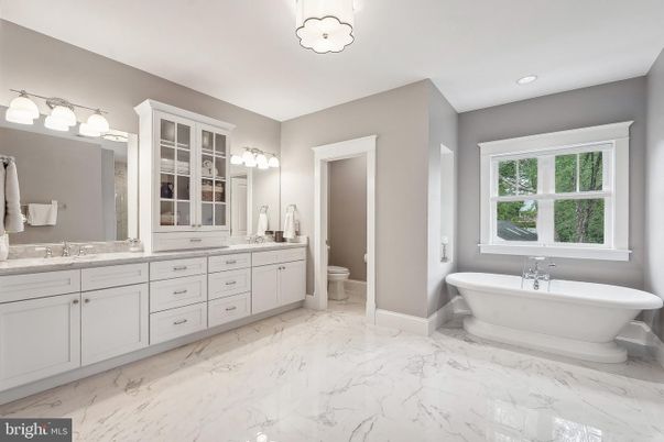 Bathroom, Dual Sink Vanities, Free Standing Baths, Interior, Marble, Recessed Lighting