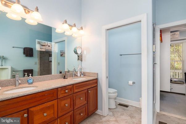 Bathroom, Dual Sink Vanities, Interior