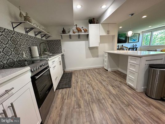 Interior, Kitchen, Pendant Lights, Recessed Lighting, Wood Texture Flooring