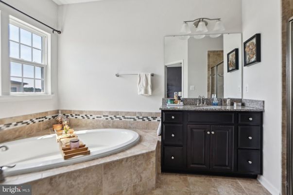 Bathroom, Dual Sink Vanities, Interior
