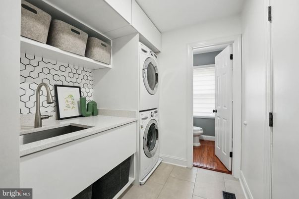 Bathroom, Interior, Washer, Wood Texture Flooring