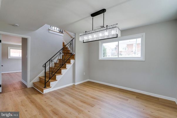 Empty room, Interior, Pendant Lights, Wood Texture Flooring