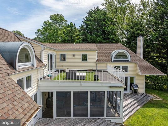 Exterior, Facade, None