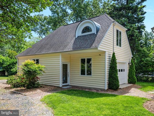 Attached, Exterior, Facade, Cape Cod