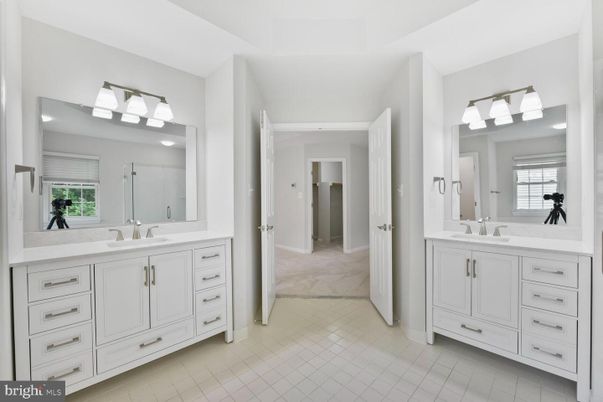 Bathroom, Dual Sink Vanities, Interior