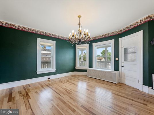 Chandelier, Empty room, Interior, Wood Texture Flooring