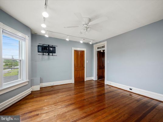 Empty room, Interior, Pendant Lights, Wood Texture Flooring