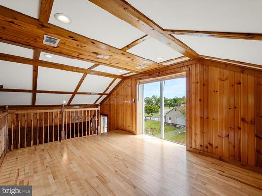 Empty room, Interior, Recessed Lighting, Wooden Beams, Wood Texture Flooring, Wooden Walls