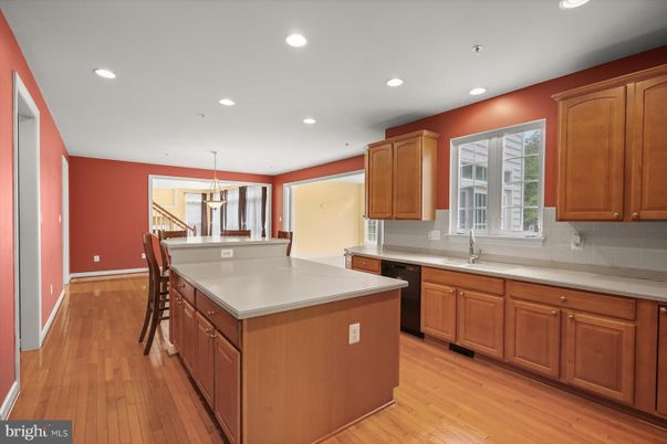 Dining room, Interior, Kitchen, Pendant Lights, Recessed Lighting, Wood Texture Flooring