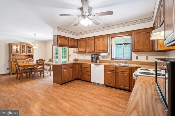 Chandelier, Dining room, Interior, Kitchen, Wood Texture Flooring