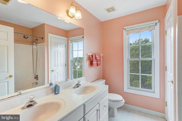 Bathroom, Dual Sink Vanities, Interior