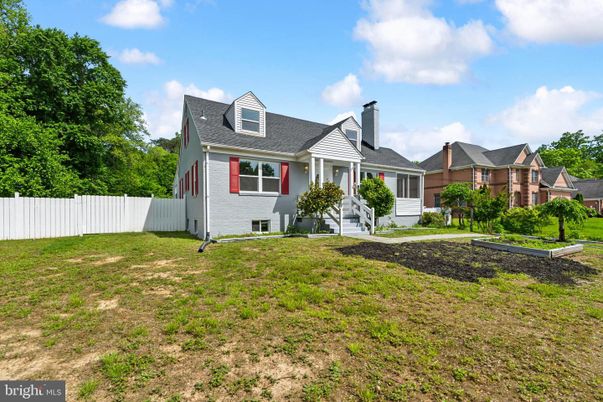 Backyard, Exterior, Facade, Cape Cod