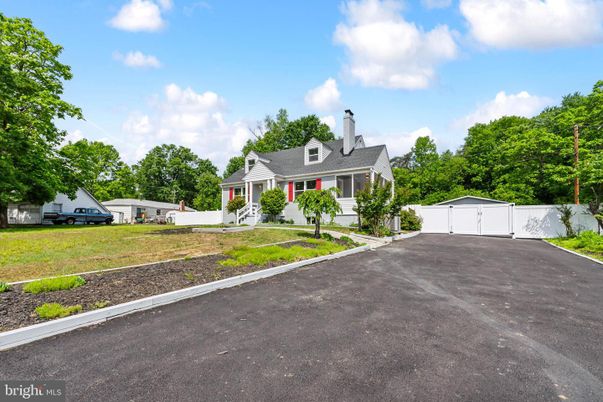 Backyard, Exterior, Facade, Cape Cod