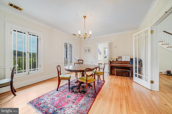 Chandelier, Dining room, Interior, Piano, Wood Texture Flooring