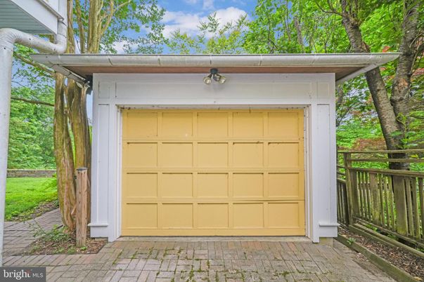 Detached Garage, Exterior