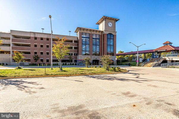 Exterior, Facade, Condo Building