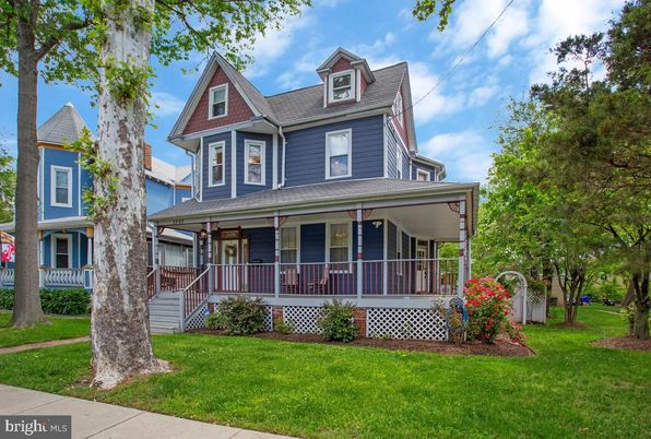 Exterior, Facade, Queen Anne Victorian