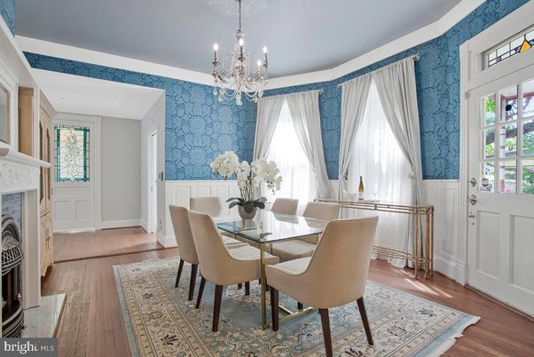 Chandelier, Dining room, Fireplace, Interior, Wood Texture Flooring