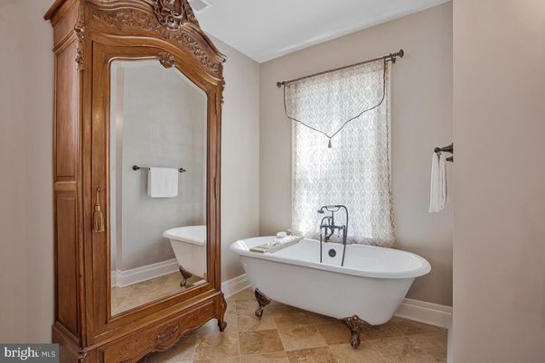 Bathroom, Free Standing Baths, Interior