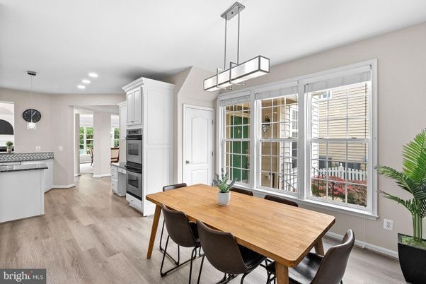 Dining room, Interior, Kitchen, Pendant Lights, Recessed Lighting, Wood Texture Flooring