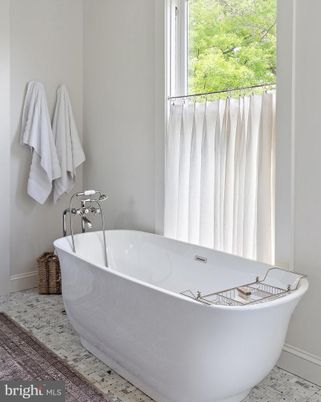 Bathroom, Free Standing Baths, Interior