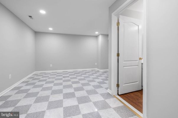 Empty room, Interior, Recessed Lighting