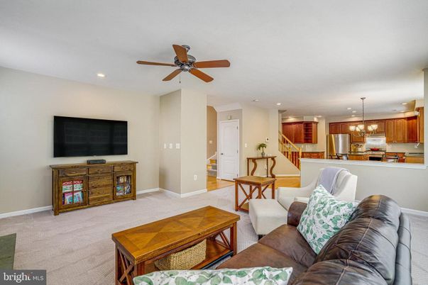Interior, Kitchen, Living room, Pendant Lights, Recessed Lighting, Stainless Steel Appliances