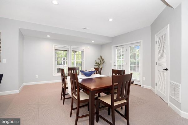 Dining room, Interior, Recessed Lighting