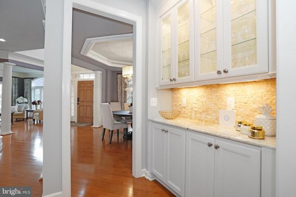 Chandelier, Dining room, Interior, Recessed Lighting, Wood Texture Flooring