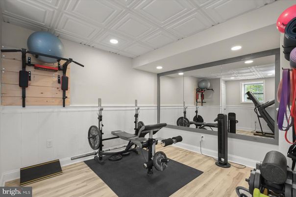 Fitness Equipment, Interior, Recessed Lighting, Wood Texture Flooring